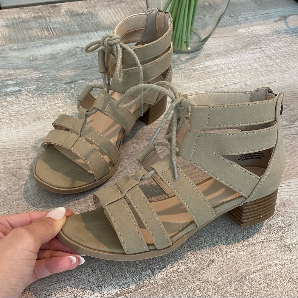Harper Canyon Lace Up Sandal for Girl, Size 1